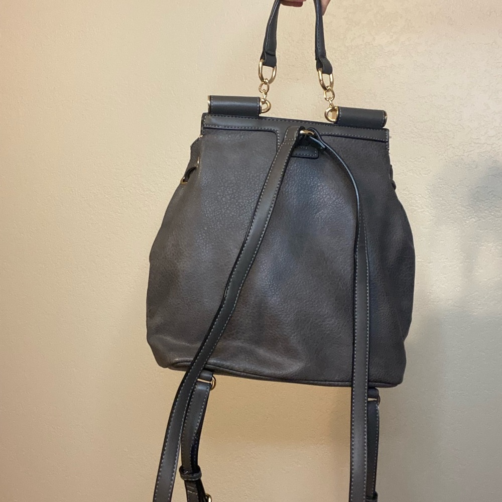 Grey backpack - Picture 3 of 6
